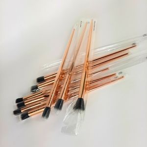 F.A.R.A.H MAKEUP BRUSH 35E